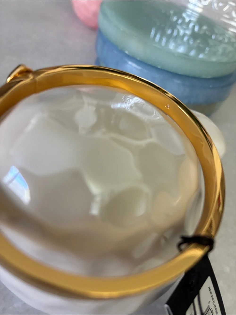 ♠️ Kate Spade Everyday Spade Hinged Bangle Gold - Picture 3 of 4